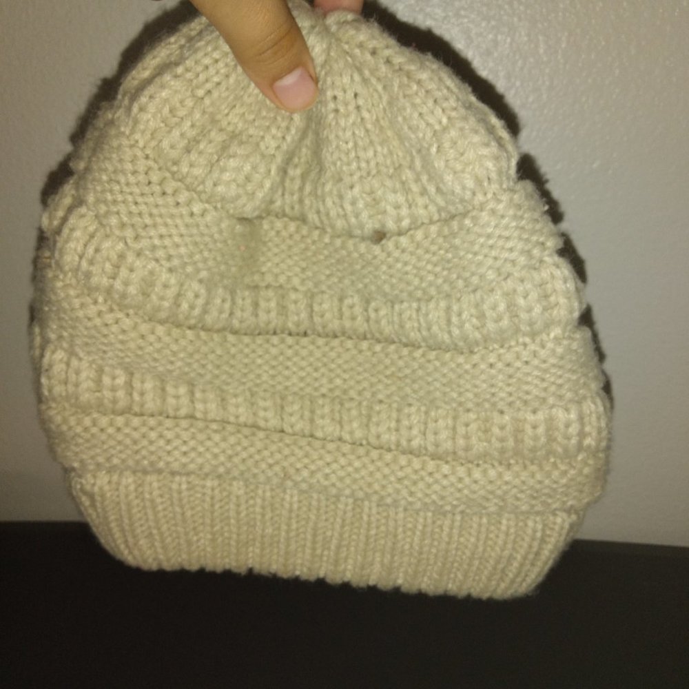 Beanie - Picture 3 of 4